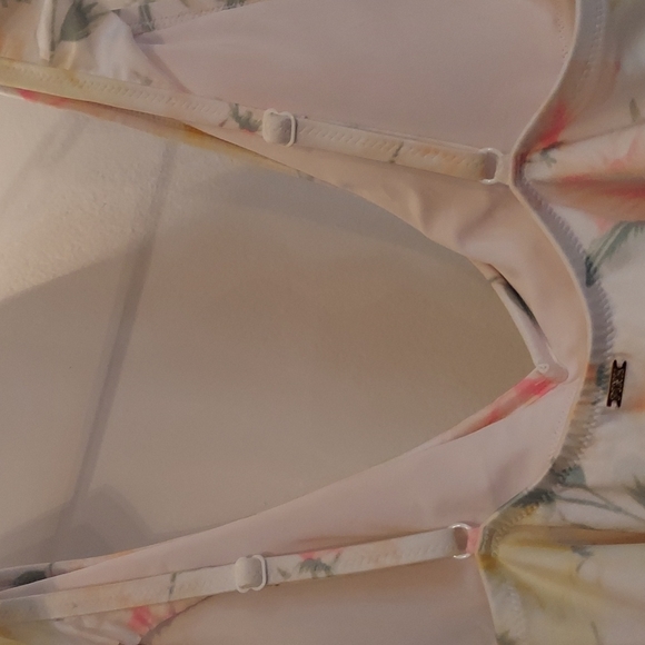 VICTORIAS SECRET ONE PIECE LARGE - Picture 6 of 8